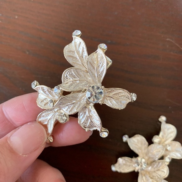 Set of 2 Bridal Hair Clips - Picture 3 of 4